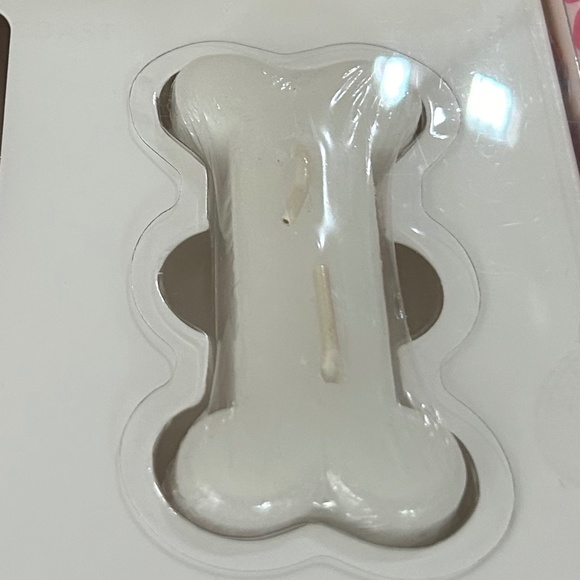 “New in box” Sand +Paws Dog Birthday Bandana & Cake Candle set - Picture 3 of 4